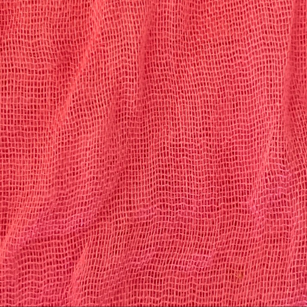 Pink large rectangular scarf. - Picture 4 of 4